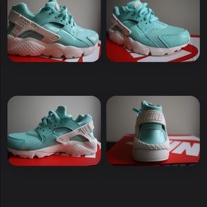 Brand new Nike air Huaraches I wear a 7 womens this is a 6Y!! Kids 6Y Is the sz
